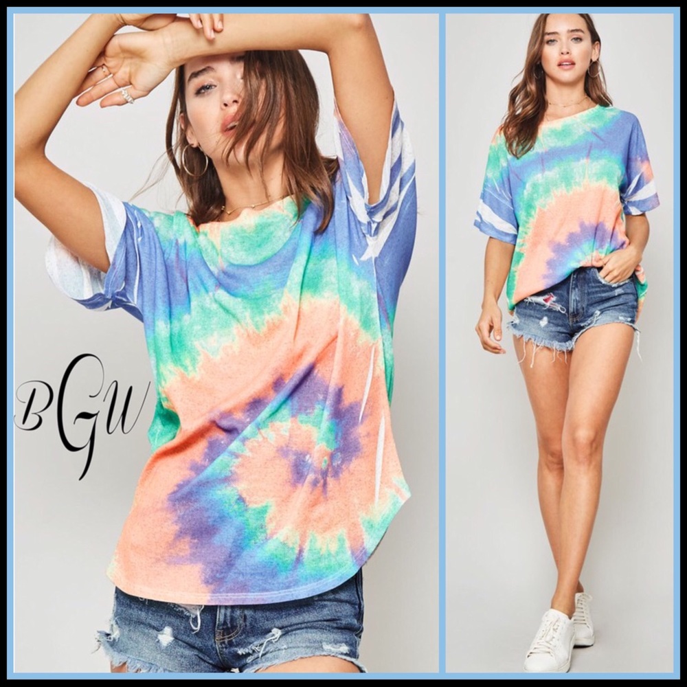 🆕5⭐️BEST SELLER Tie Dye Dolphin Hem Tee